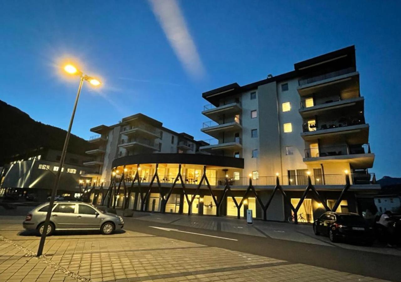 Alp Art Hotel Monthey Collombey-Muraz Экстерьер фото
