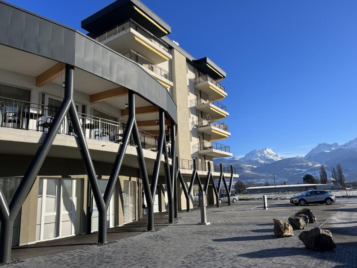Alp Art Hotel Monthey Collombey-Muraz Экстерьер фото