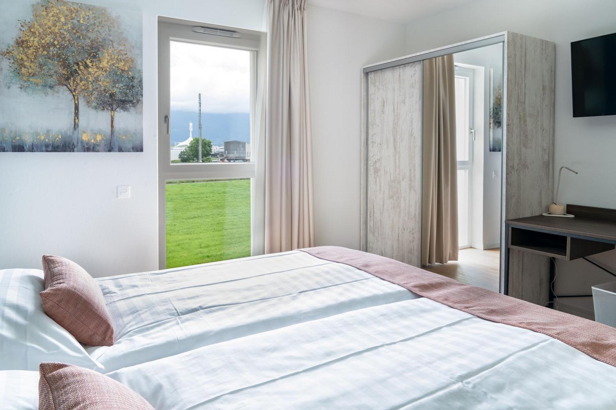 Alp Art Hotel Monthey Collombey-Muraz Экстерьер фото